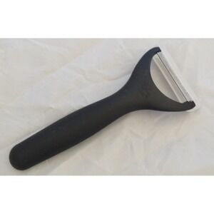 Pampered Chef Julienne Peeler #1073 with‎ Blade Guard